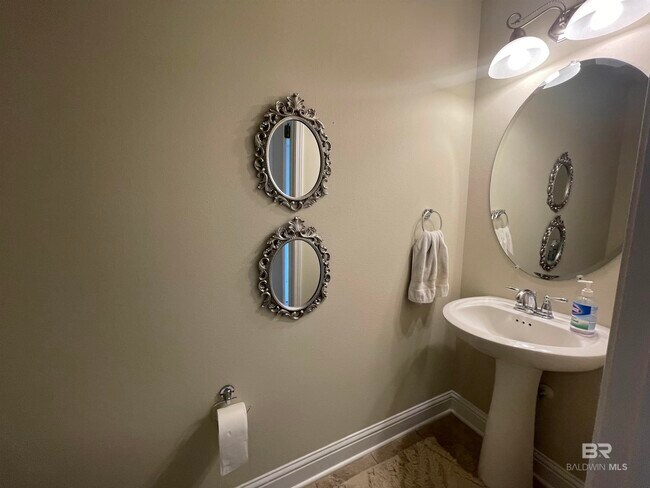 Building Photo - 9944 Cumbria Drive