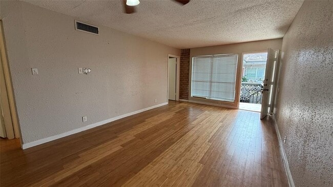 Building Photo - 710 Colquitt St