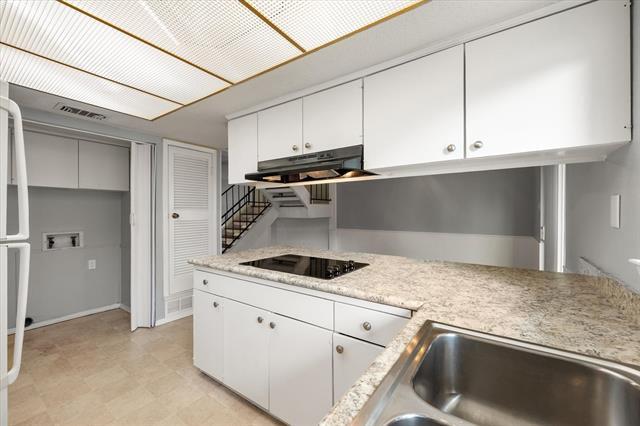 Building Photo - 376 Westview Terrace