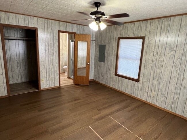 Building Photo - Adorable 2B/2B Home Available