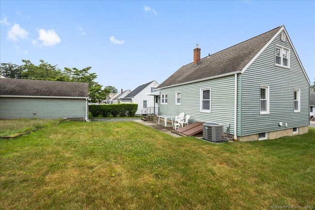 Building Photo - 535 Jewett Ave