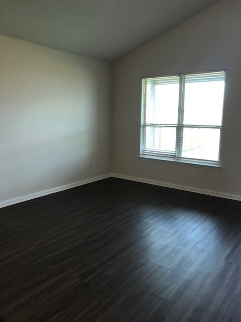 Building Photo - New Braunfels 4 bedroom