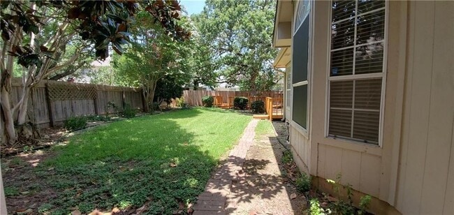 Building Photo - 1802 White Oak Cove