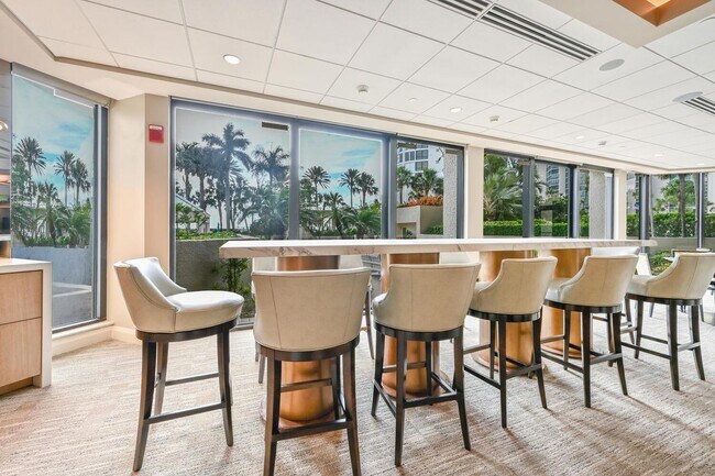 Building Photo - 4551 Gulf Shore Blvd N