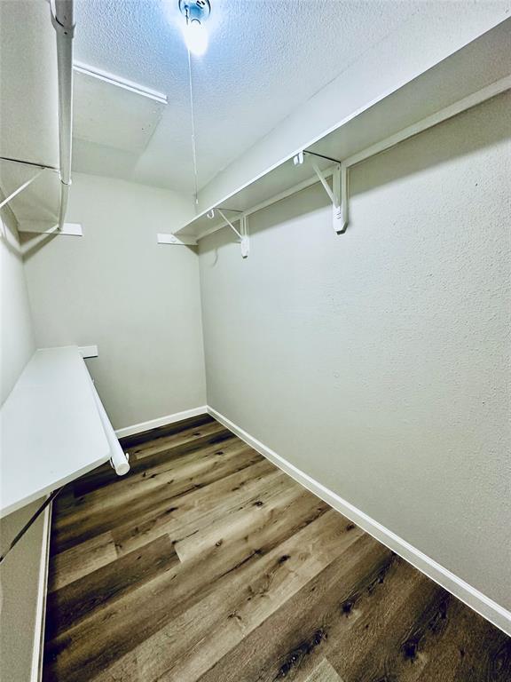 Building Photo - 4030 Belle Park Dr