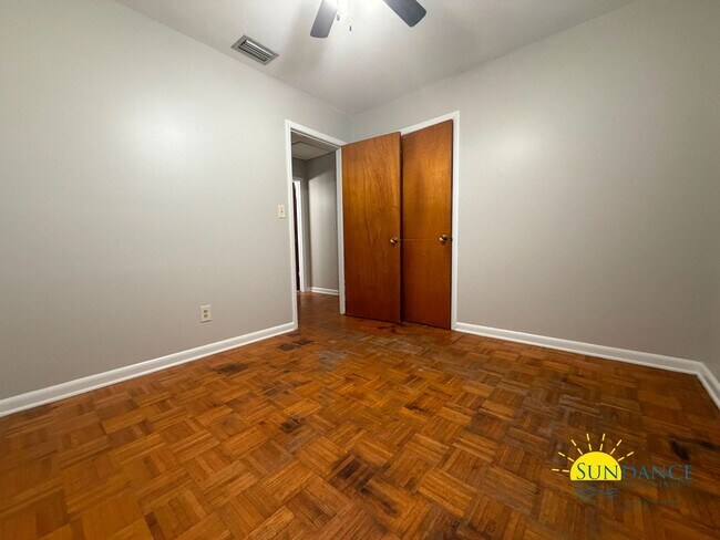 Building Photo - 210 Buck Dr NE