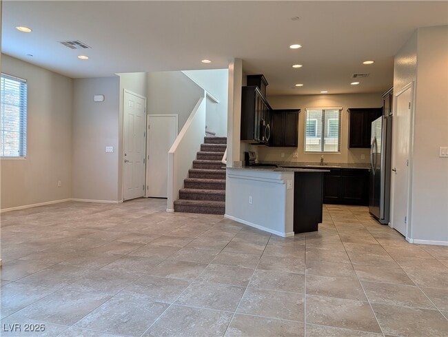 Building Photo - 6114 Scarlet Leaf St