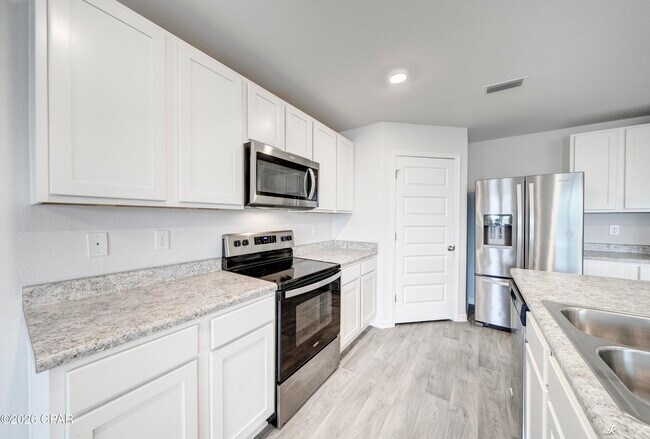 Building Photo - 4060 Silver Spur Rd