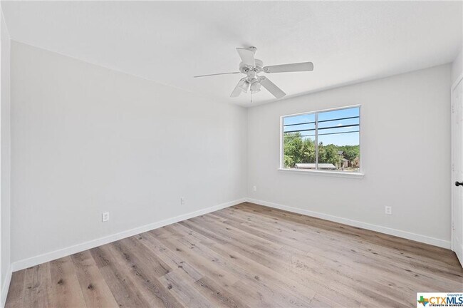 Building Photo - 107 Cedargrove