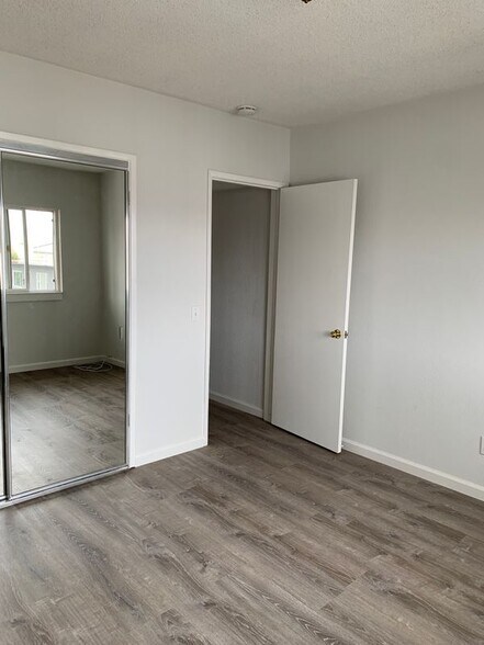 Building Photo - 223 Avenida Granada