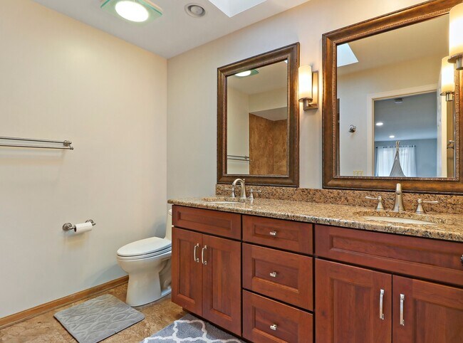 Building Photo - 196 Rosedale Ct