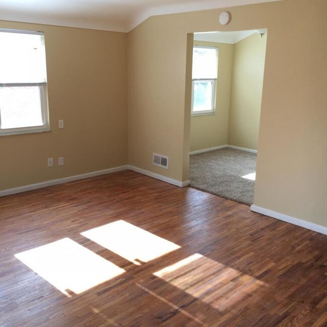 Building Photo - 2659 Whiteway