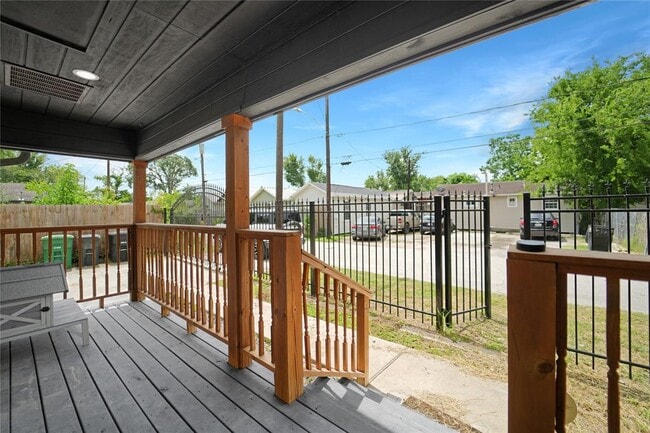 Building Photo - 3215 Adelia St