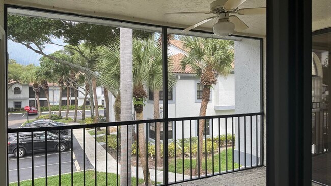 Building Photo - 5438 Verona Dr