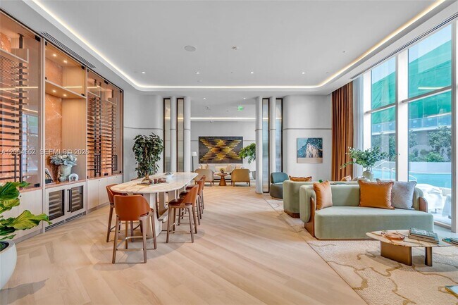 Building Photo - 77 SE 5th St