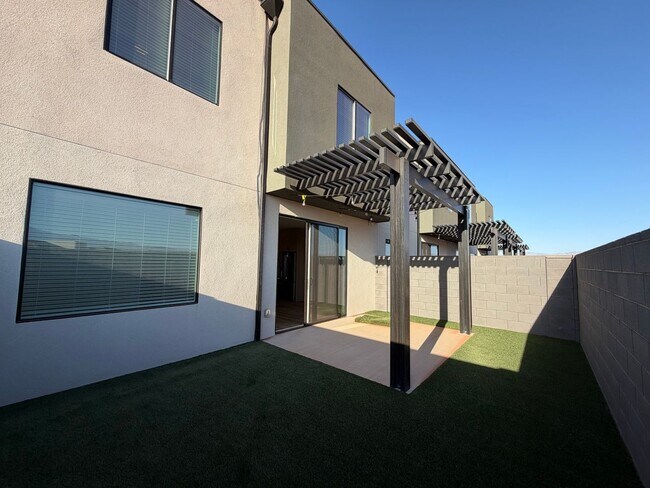 Building Photo - 608 Hemsworth Ln