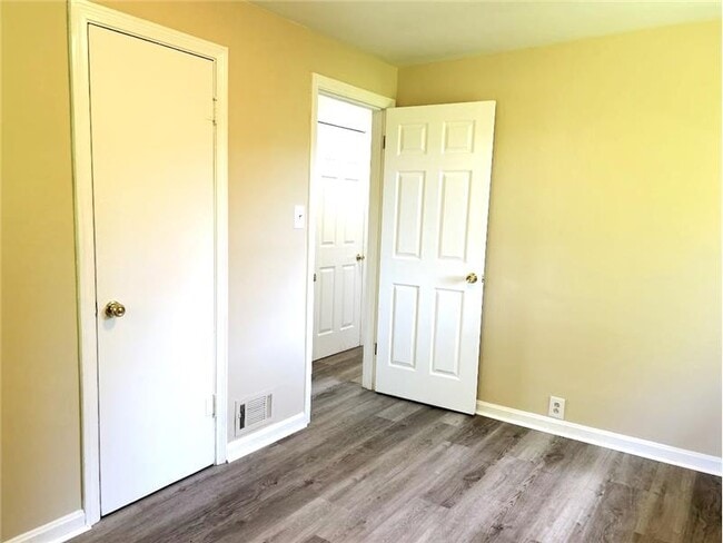 Building Photo - 155 Canton Rd