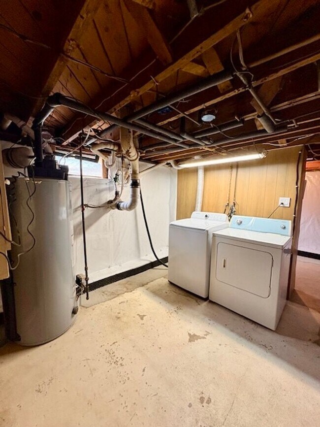 Building Photo - 6007 Crawford Dr