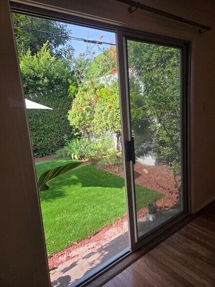 Master bedroom - 1009 Havenhurst Dr