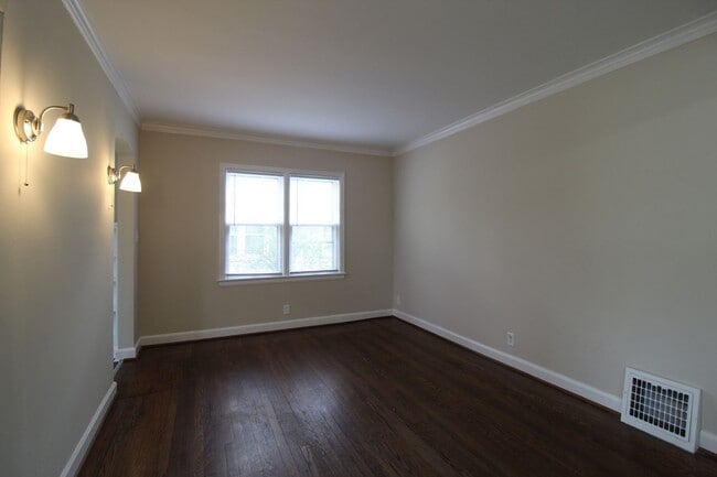 Building Photo - 2 Bedroom 1 Bath Home In Fairway