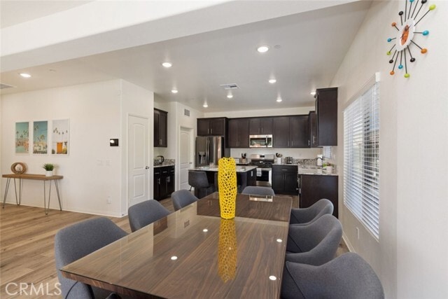 Building Photo - 65161 Rolling Hills Dr