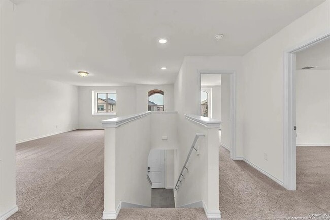 Building Photo - 412 Deer Crest Dr