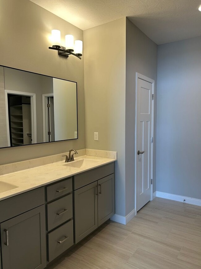 Building Photo - 4331 Foal Dr