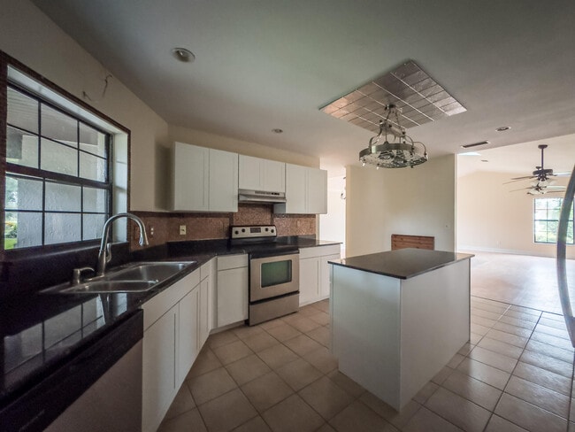 Building Photo - 8072 SW 54th Ct