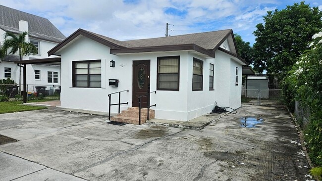 Building Photo - 421 Ardmore Rd