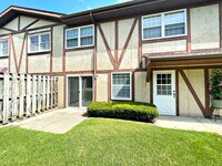 Building Photo - 1005 Greenwood Cir