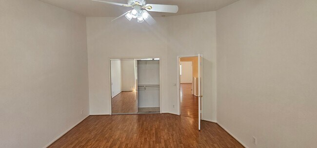 Building Photo - 7229 Ojai Dr