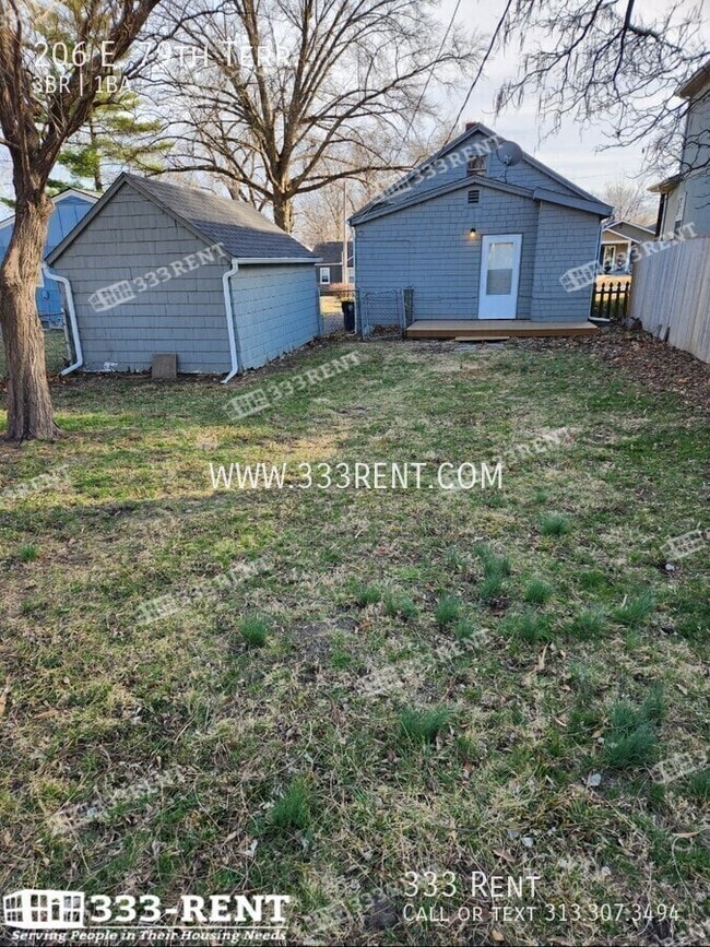 Building Photo - 206 E 79th Ter