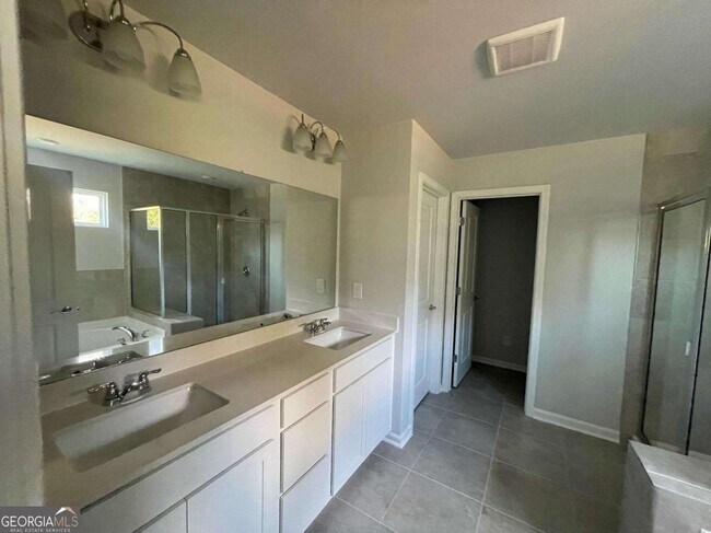 Building Photo - 3156 Morris Hills Dr