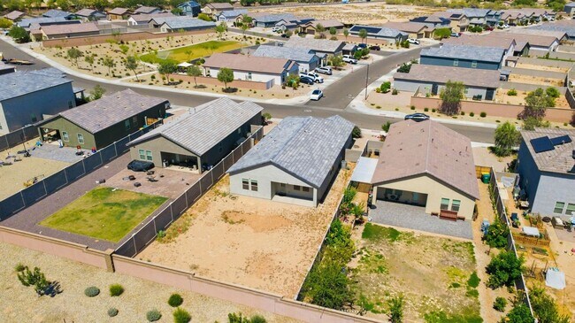 Building Photo - Modern Litchfield Park Home | 4 Bed, RV Gate + Open Kitchen
