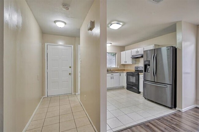 Building Photo - 45 Blue Fox Rd