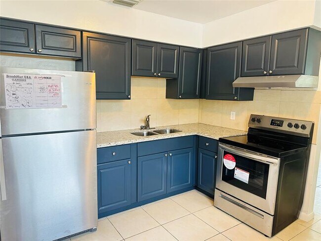 Primary Photo - 2216 Wilson St