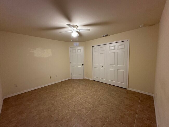 Building Photo - 4339 SW Santa Barbara Pl