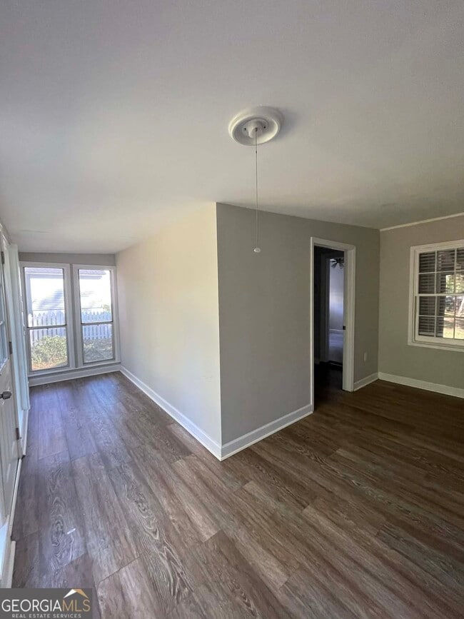 Building Photo - 214 Mimosa Dr