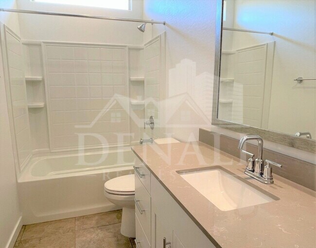 Building Photo - 4622 N 192nd Ln