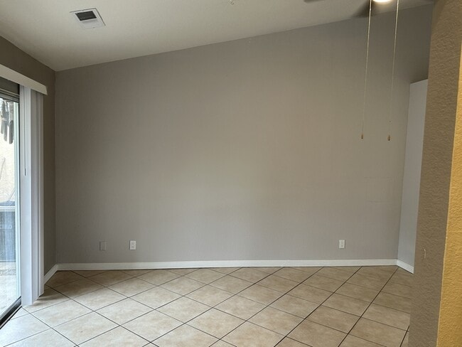 Building Photo - charming 4-bedroom, 2-bathroom home located in a peaceful cul-de-sac in West Modesto