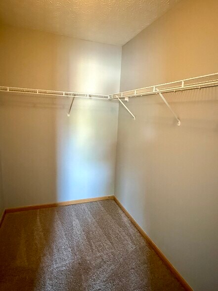 Building Photo - 4681 Grandover Dr