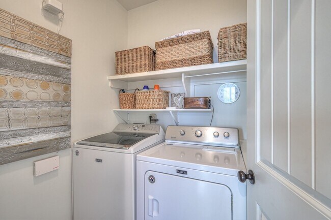 Building Photo - 3779 Wareham Dr