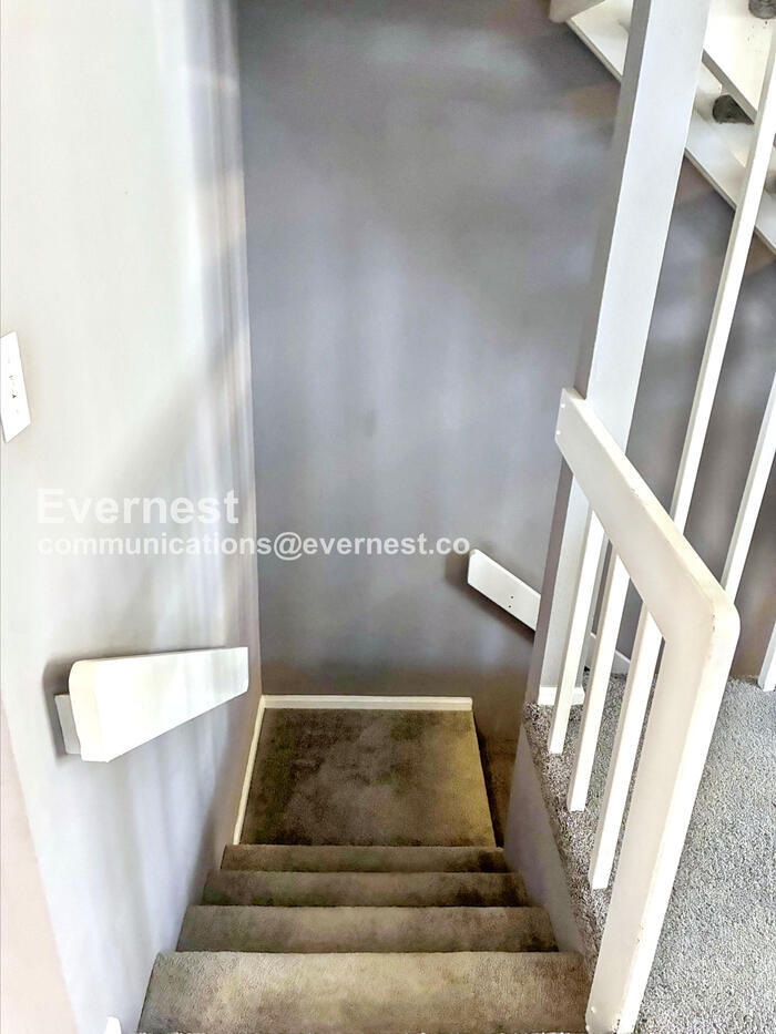 Building Photo - 2828 Silverplume Dr