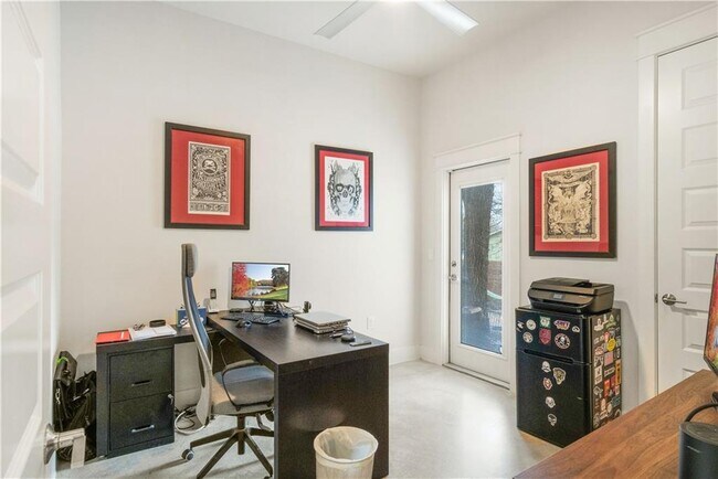 Building Photo - 1609 J J Seabrook Dr