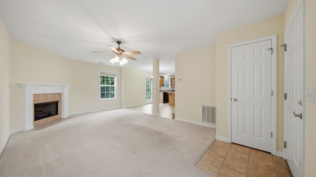 Building Photo - 3 bed, 2.5 East Brainerd Home Available NOW!
