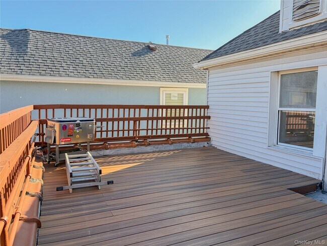 Building Photo - 2863 Coddington Ave