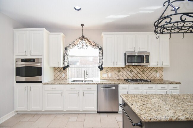 Building Photo - 22402 Caroline Chase Ct