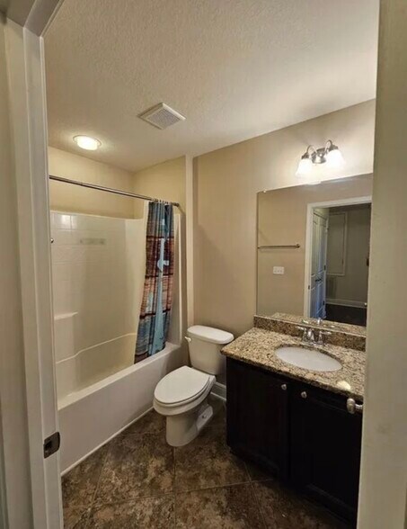 2nd Bathroom - 2127 Wilsons Plover Cir