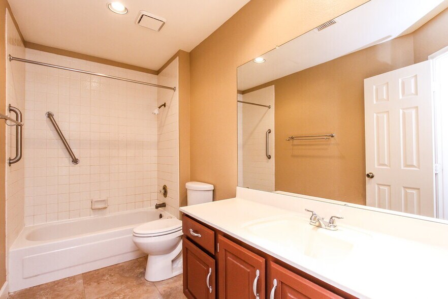 Building Photo - 7352 W Morrow Dr