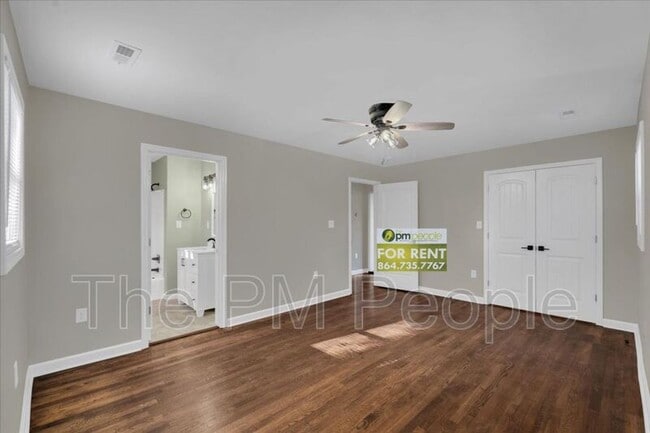 Building Photo - 501 S E St